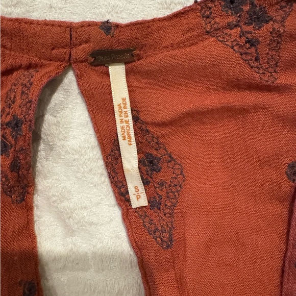 Free People Diamond Embroidered Tunic Top Cinnamon cut out back bell sleeve - Picture 9 of 10